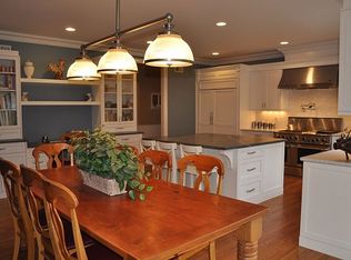 12 Lloyd Point Dr, Lloyd Harbor, NY 11743