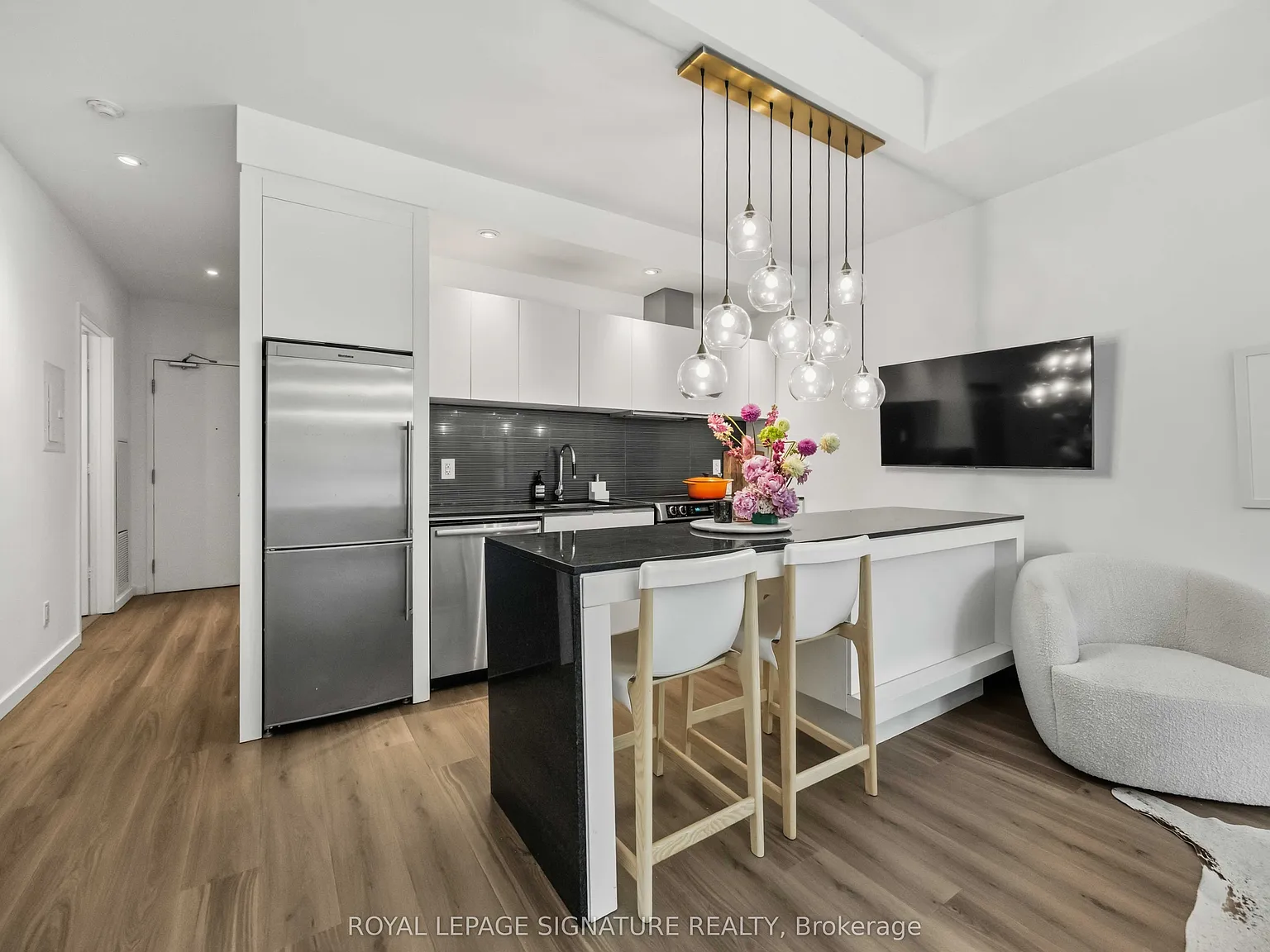 8 Charlotte St — Photo 3