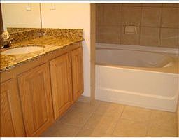 4th image of 211 SW Palm Dr APT 204