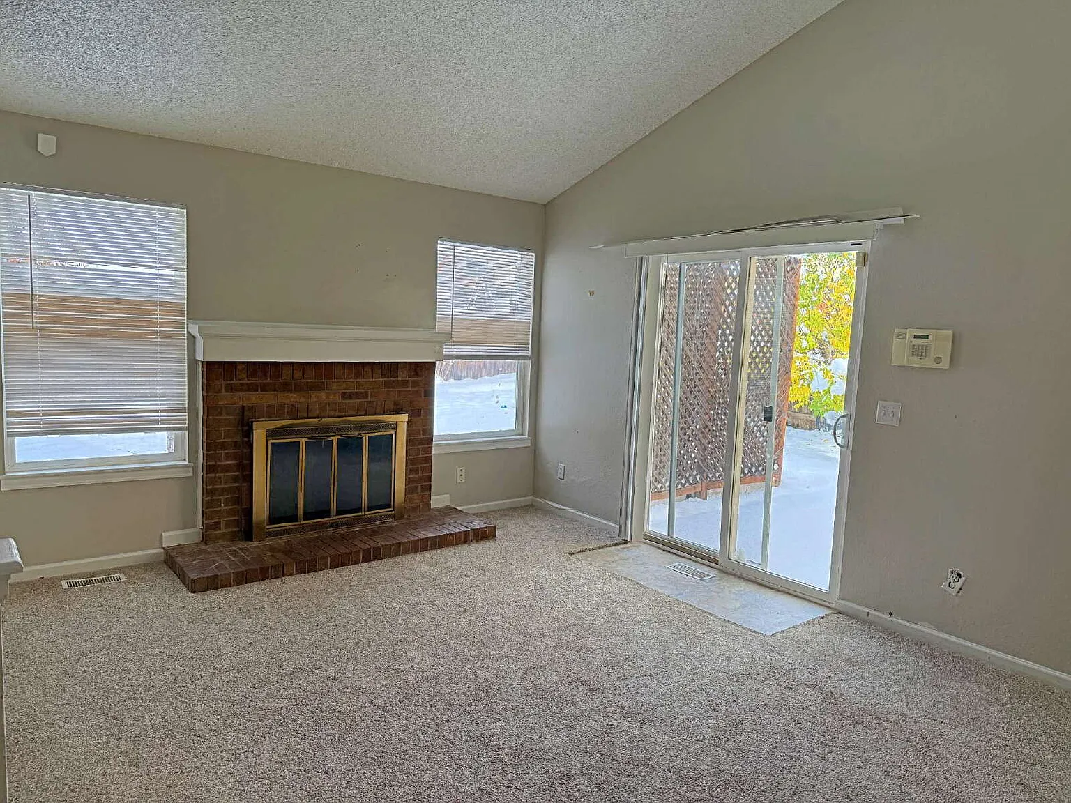4 bed, 2.0 bath, 1848 sqft, $2,550 — Photo 3