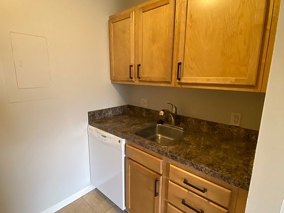 4th image of 1812 E St #102
