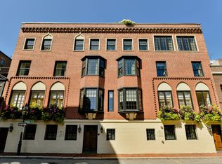 21 Beaver Pl #PENTHOUSE, Boston, MA 02108