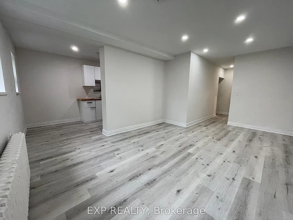 259 Lakeshore Rd E #1
