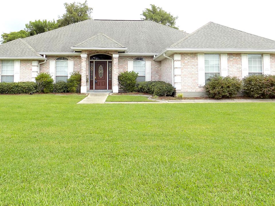 1st image of 3513 Lake Palourde Dr