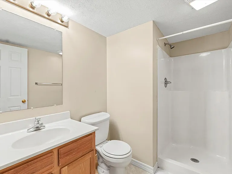 916 E Baker St — Photo 12