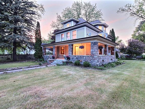 2nd image of 419 4th Ave NE