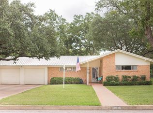 2013 S China St, Brady, TX 76825