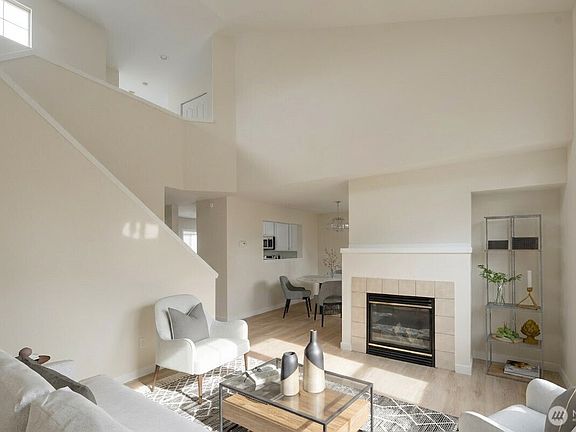 3rd image of 1430 W Casino Road #272