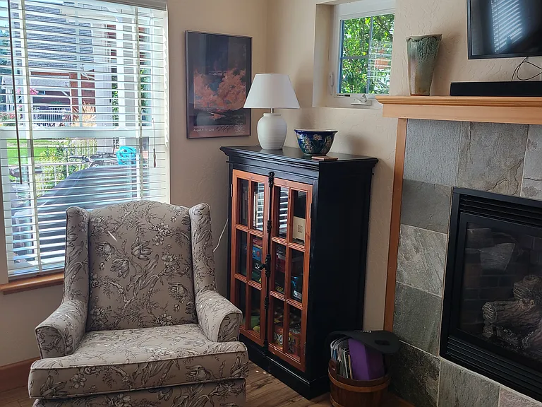 201 Pomrankey Ln — Photo 4