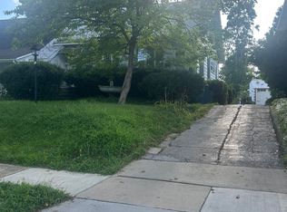 1453 N 3rd St, Springfield, IL 62702