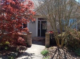 8125 Titleist Ln, Rogers, AR 72756