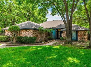 2401 Oak Shadow Ct, Arlington, TX 76017