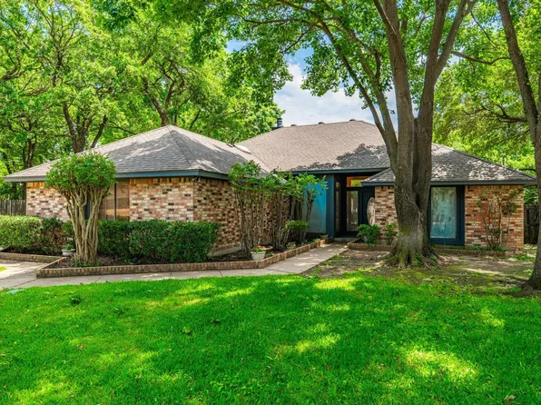 2401 Oak Shadow Ct, Arlington, TX 76017