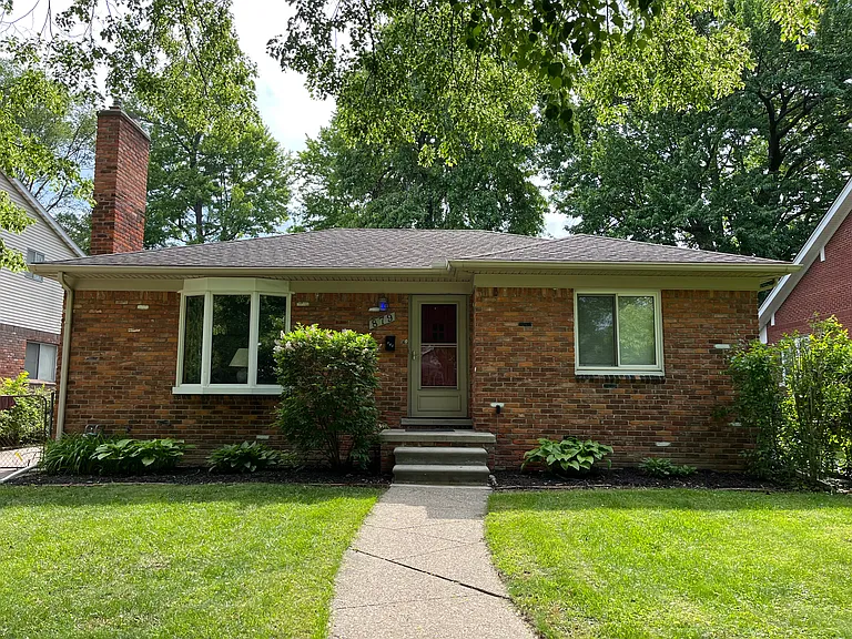 879 Saint Clair St — Photo 1