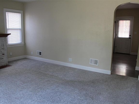 3rd image of 411 Brentwood Blvd