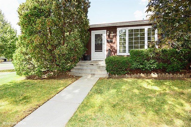 1st image of 586 Berkshire Ln