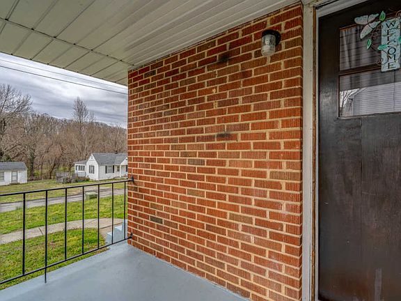 3rd image of 1117 Newman Dr