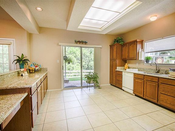 4th image of 5926 Hillside Ln