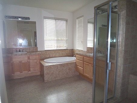 4th image of 2676 Rogue River Cir