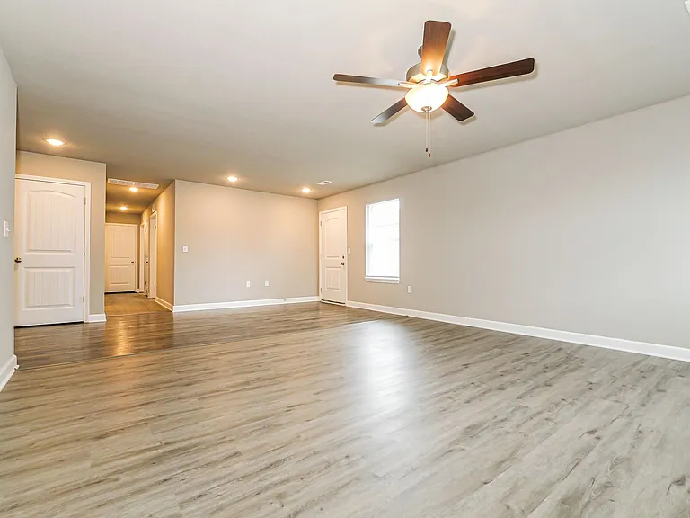8207 SW 3rd St — Photo 4