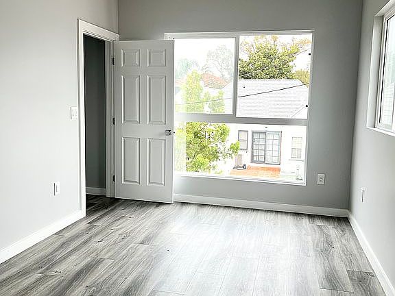 4th image of 8835 Pickford St