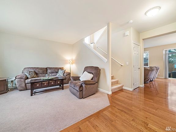 5th image of 2215 Pleasanton Ct SE