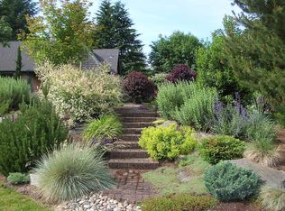 876 SW Alder St, Dundee, OR 97115