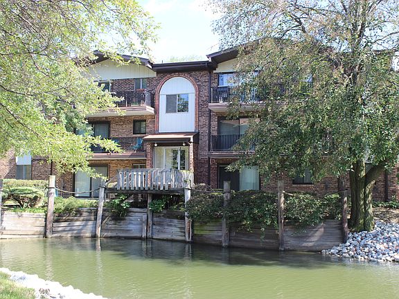 3rd image of 5221 James Ln APT 1502