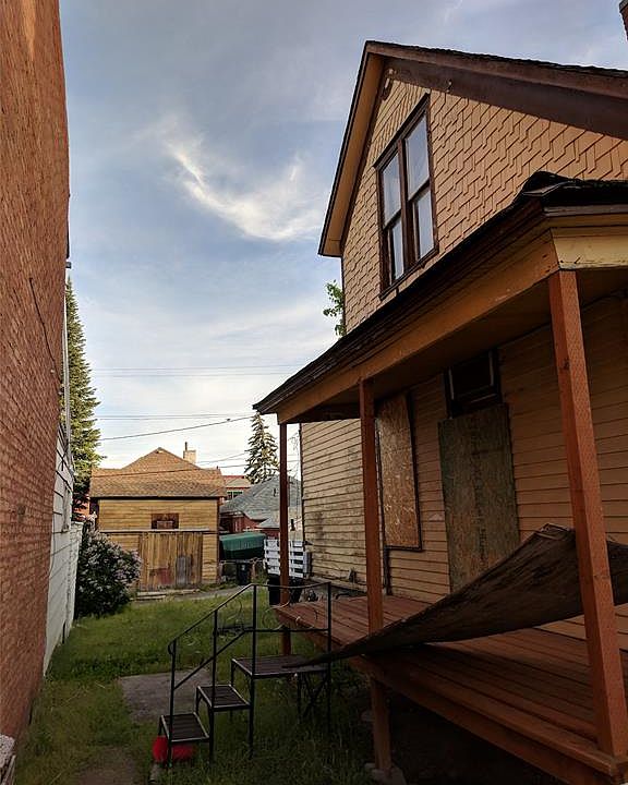 2nd image of 820 W Copper St