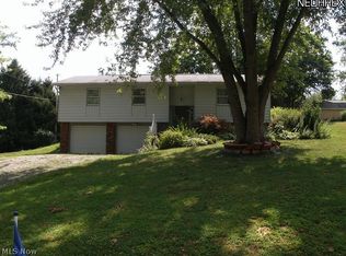 430 King Arthur Ct, Zanesville, OH 43701
