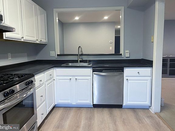 5th image of 7714 Willow Point Dr