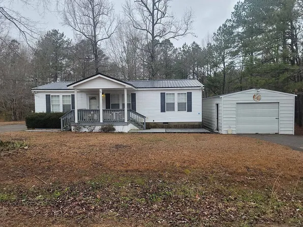 18 Phoenix Dr, Anniston, AL 36206