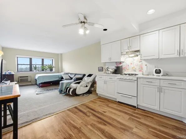 1910 Pelham Parkway S #4E, Bronx, NY 10461