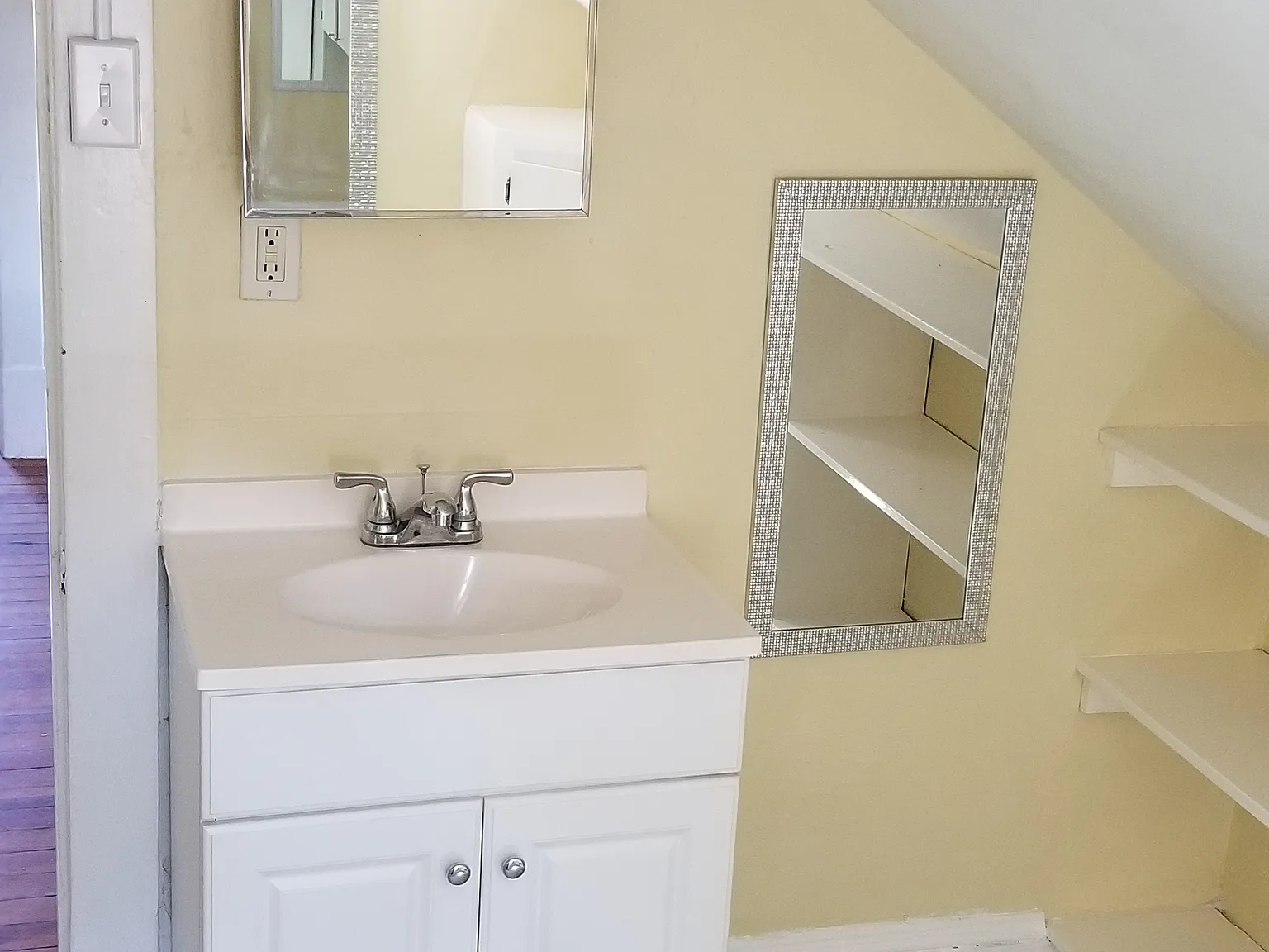 2 bed, 900 sqft, $1,400 — Photo 4