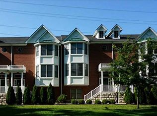 838 S Park Trail Dr, Carmel, IN 46032