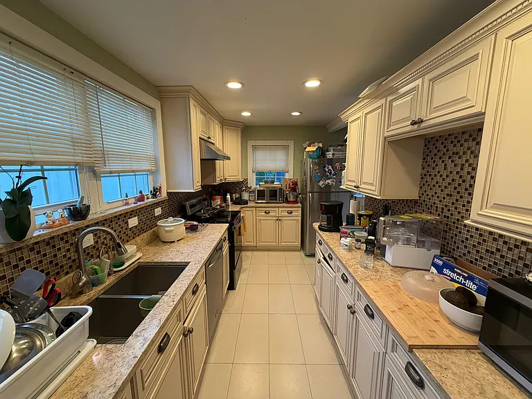 37 Mead Ave — Photo 4