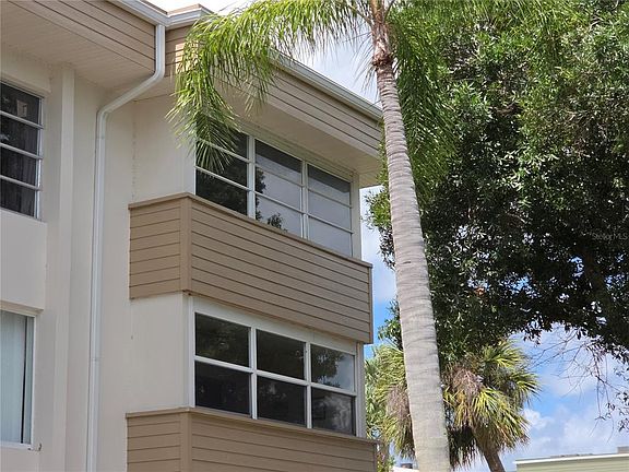 4th image of 21260 BRINSON AVENUE #307