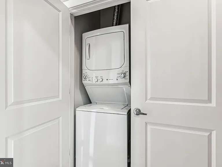 3146 N Broad St #B — Photo 16
