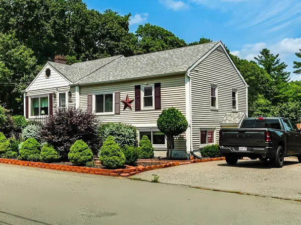 134 Bismark St, New Bedford, MA 02745