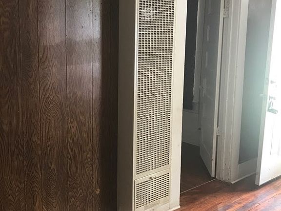 2nd image of 105 Courtney St
