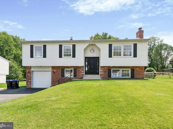 313 Hanby Cir, Upper Chichester, PA 19061