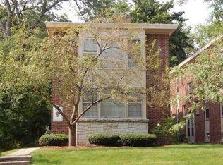 2527 N Lake Dr, Milwaukee, WI 53211