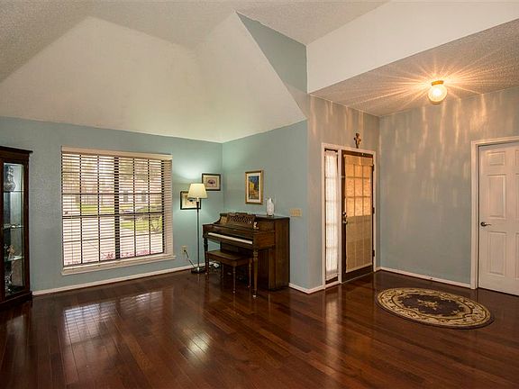 5th image of 8910 High Haven Dr