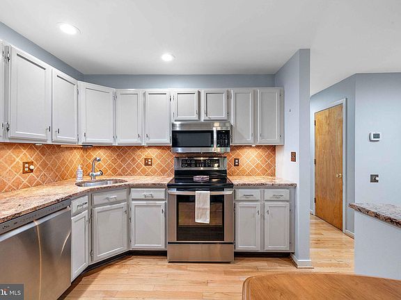 5th image of 14 Kelso Ct