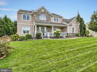 1416 Greenmeadow Dr, York, PA 17408