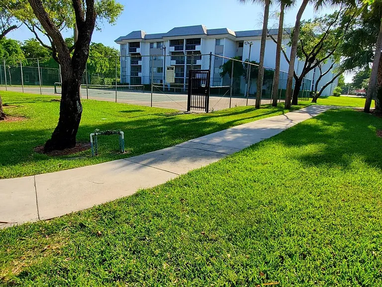 721 N Pine Island Rd #103 — Photo 48