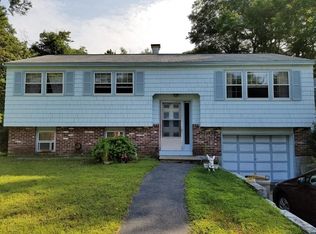9 Lantern Ln, Billerica, MA 01821