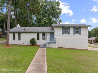 44 Sharmont Dr, Hattiesburg, MS 39402