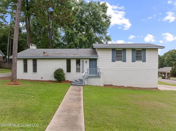 44 Sharmont Dr, Hattiesburg, MS 39402