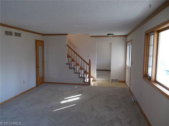 3rd image of 240 King St